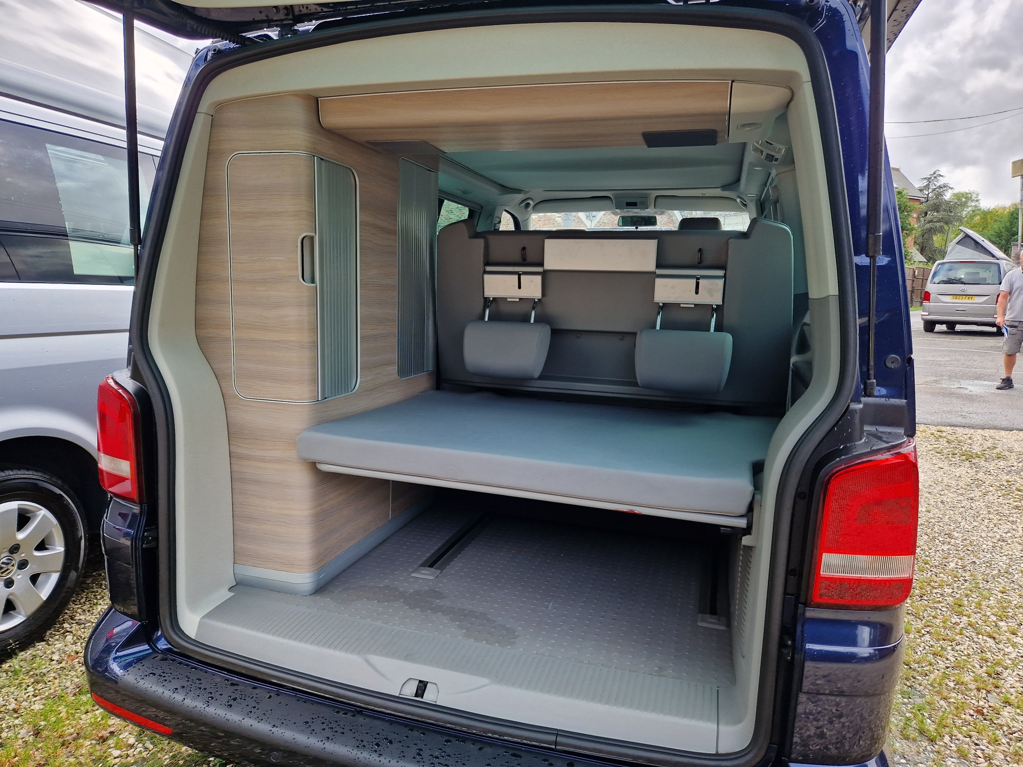 VW T5 GP California High roof from €99 p.d. - Goboony